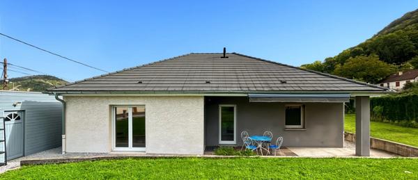 Maison BBC T5 de plain-pied 102 m²- Terrasse et garage - BEURE