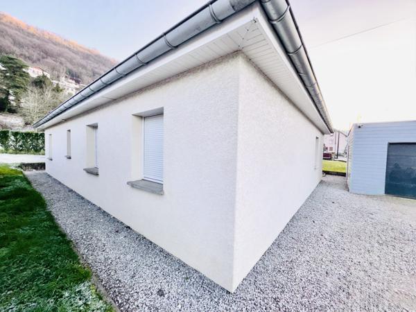Maison BBC T5 de plain-pied 102 m²- Terrasse et garage - BEURE