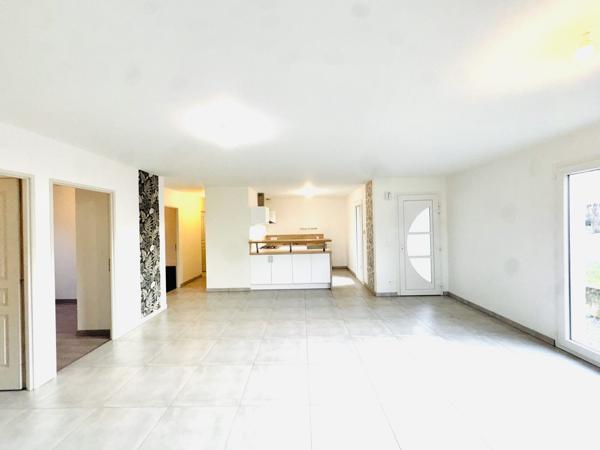 Maison BBC T5 de plain-pied 102 m²- Terrasse et garage - BEURE