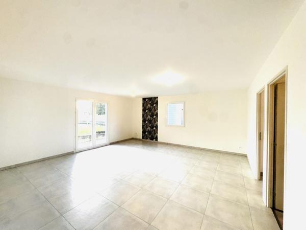 Maison BBC T5 de plain-pied 102 m²- Terrasse et garage - BEURE