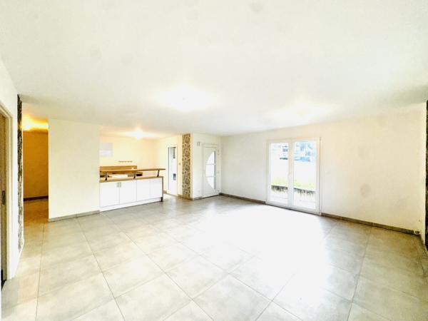 Maison BBC T5 de plain-pied 102 m²- Terrasse et garage - BEURE