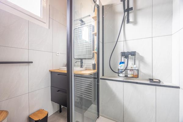 CHAURAY MAISON 4CH AVEC JARDIN, DÉPENDANCE ET PISCINE