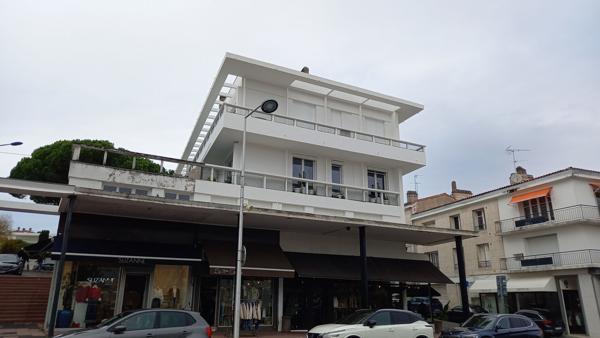 Local professionnel Royan 3 pièce(s) 66.24 m2