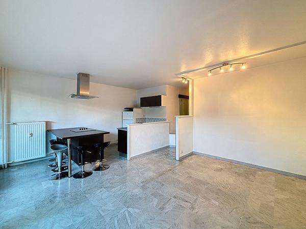 Appartement 3 pièces lumineux 47,66 m² ? Antibes, quartier Rostagne