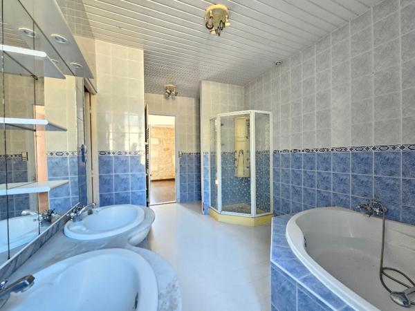 Maison à vendre Mouthiers-sur-boême 174.75 m2 5 chambres