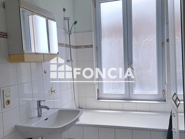 Location Appartement 3 pièces 55 m² - 15 PLACE DU DOCTEUR FRUCHAUD Trementines 49340