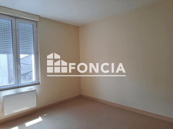 Location Appartement 3 pièces 55 m² - 15 PLACE DU DOCTEUR FRUCHAUD Trementines 49340