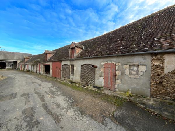 Ferme 9 pièces 260 m2, dépendances 1200 m2