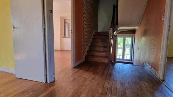 Le pescher Grande maison de bourg à rénover