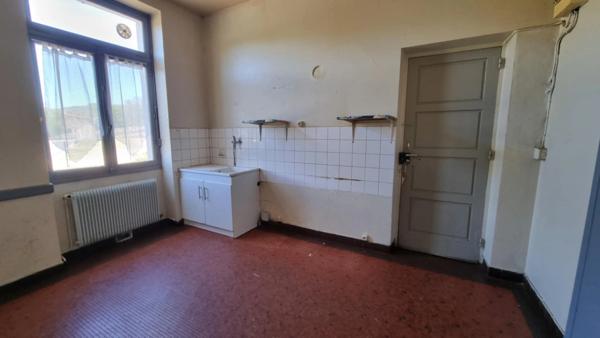 Le pescher Grande maison de bourg à rénover