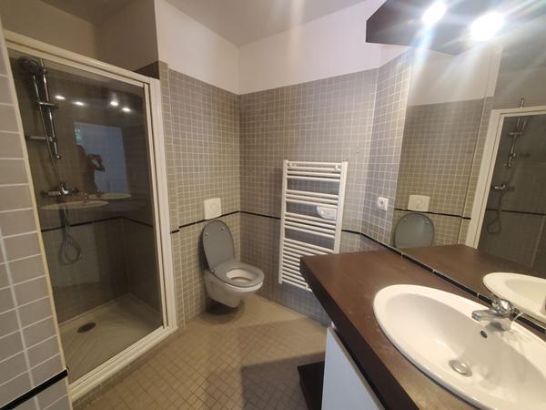 A vendre appartement T2  avec  terrasse et place de parking Le Bouscat  33110