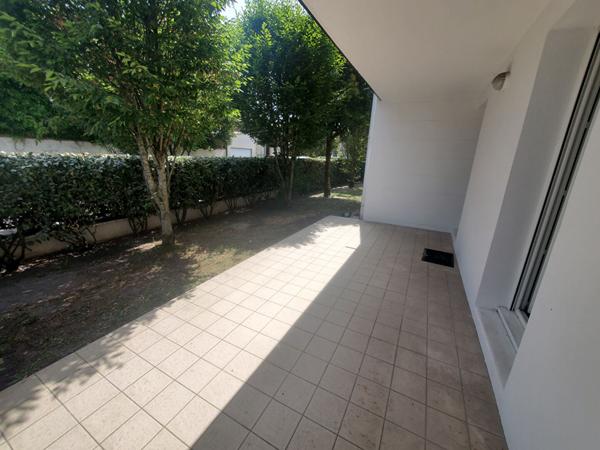 A vendre appartement T2  avec  terrasse et place de parking Le Bouscat  33110