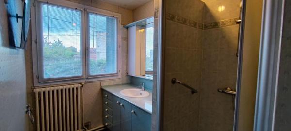 Bel appartement de 104 m² proche des commodités à Nevers