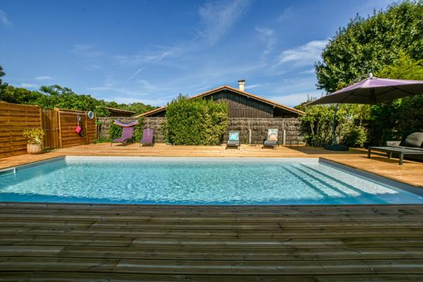 Villa de plain-pied avec 4 chambres et piscine