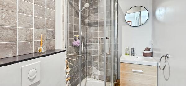 EYSINES - Le VIGEAN - Maison 3 ch dont 1 suite parentale - 100 m² sur 250 m² de parcelle - piscine