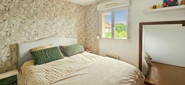 EYSINES - Le VIGEAN - Maison 3 ch dont 1 suite parentale - 100 m² sur 250 m² de parcelle - piscine