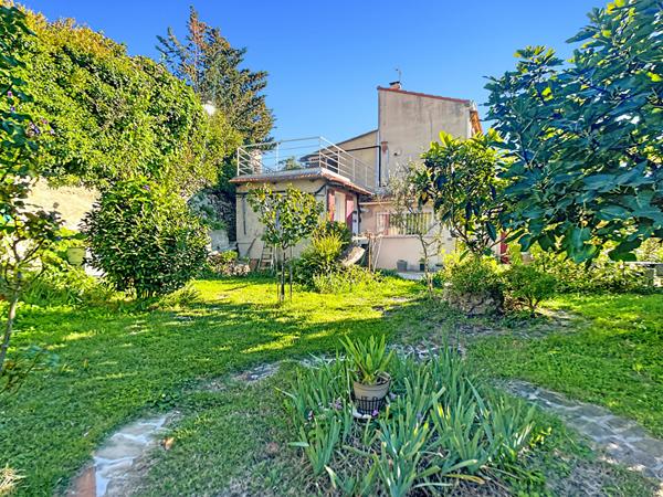 Maison à vendre 7 pièces 139 m2 sur Parcelle d'environ 500 m2 -  Secteur Saint-Loup 13010 Marseille