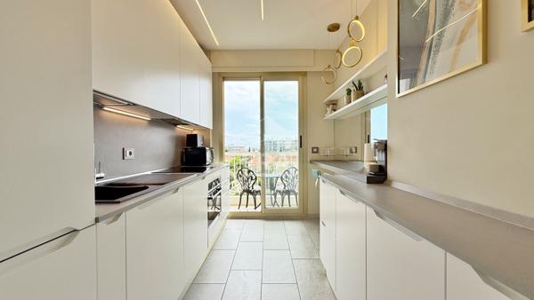 NICE 2 pièces 53 m2 Vue mer