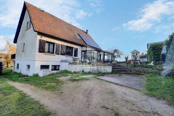 A VENDRE QUARTIER SAINT PIERRE ETAMPES Maison 8 pièce(s) 170 m2