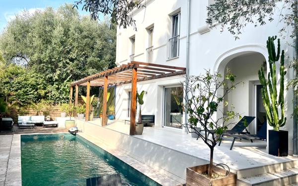 Maison à vendre    6 pièces • 290 m2 Nice