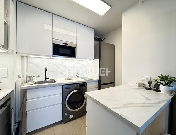 Studio refait à neuf avec balcon !