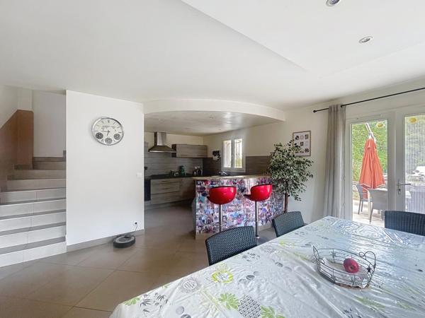 à vendre, maison 4 pièces proche commidités à Fayence