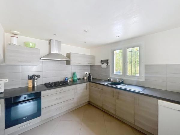 à vendre, maison 4 pièces proche commidités à Fayence