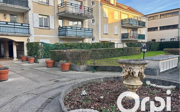 Appartement à louer    2 pièces • 41,23 m2 Trappes