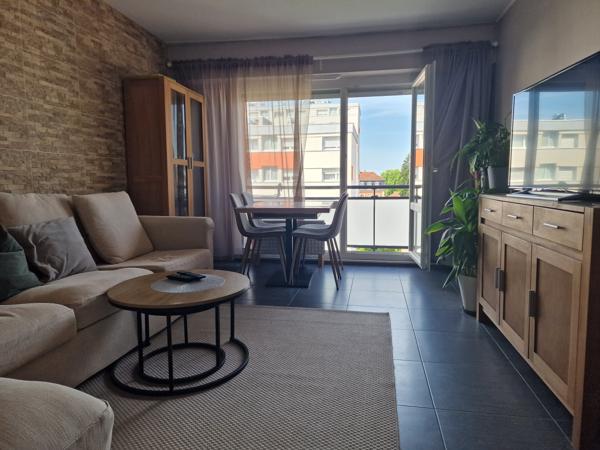 Appartement
         4 pièces
        - 80 m² 104 900 € *