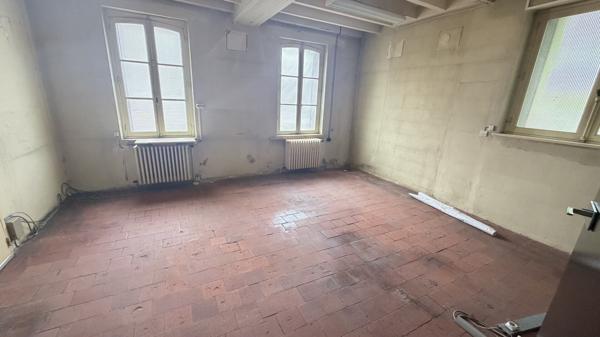Maison 12 pièces 248.15 m2