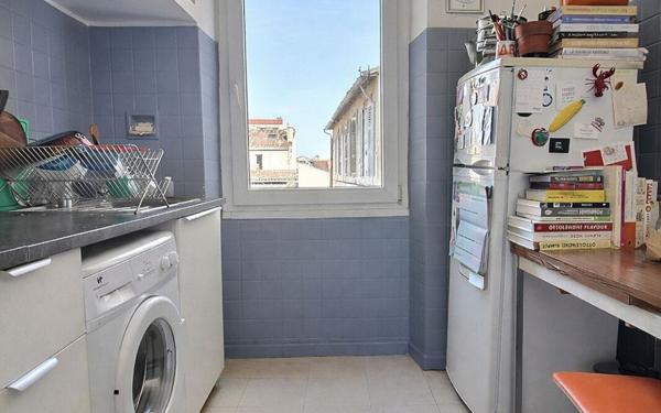 Appartement à vendre    3 pièces • 63 m2 Marseille 6