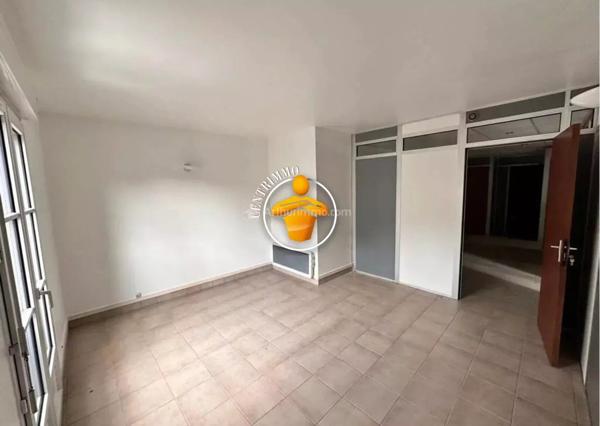 Location Bureau 4 pièces 100 m2 à Vienne