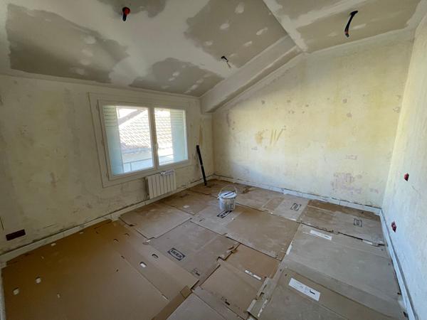 CAUMONT SUR DURANCE - AVIGNON CAVAILLON - APPARTEMENT T3 DE 64 M² + GARAGE