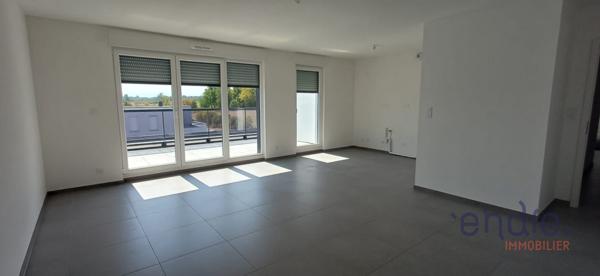 BARTENHEIM-LA-CHAUSSÉE – Magnifique appartement 5 pièces en attique avec terrasse de 27 m² – Disponible immédiatement