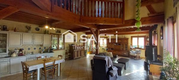 Maison de village spacieuse avec un beau terrain