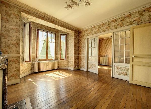 Maison à vendre    7 pièces •  Montluçon