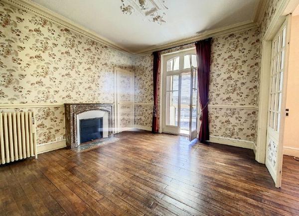 Maison à vendre    7 pièces •  Montluçon