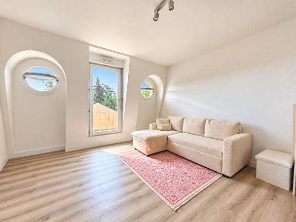 EXCLUSIVITÉ ERA - IDÉAL INVESTISSEUR - STUDIO AVEC TERRASSE À DAMMARIE-LES-LYS
