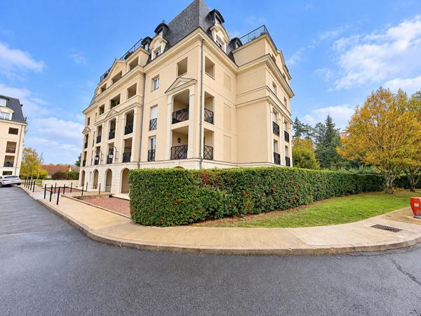 EXCLUSIVITÉ ERA - IDÉAL INVESTISSEUR - STUDIO AVEC TERRASSE À DAMMARIE-LES-LYS
