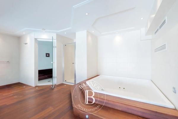 Mandelieu-la-Napoule, Villa 4 Chambres -  258 m² à vendre