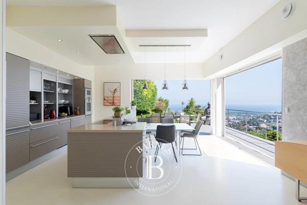 Mandelieu-la-Napoule, Villa 4 Chambres -  258 m² à vendre
