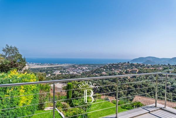 Mandelieu-la-Napoule, Villa 4 Chambres -  258 m² à vendre