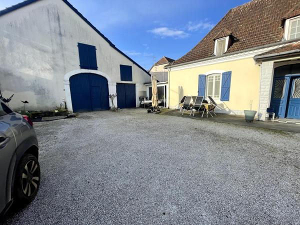 MAISON DE CARACTERE 7 pièces - 4 chambres - Grange