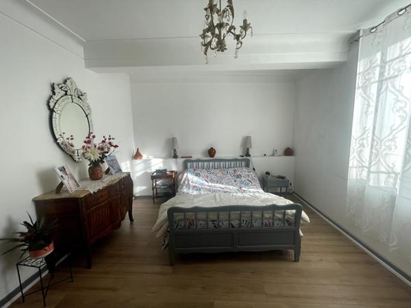 MAISON DE CARACTERE 7 pièces - 4 chambres - Grange