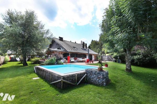 Bien d'exception à découvrir à Gérardmer ! Nichée dans un environnement naturel privilégié à Gé...