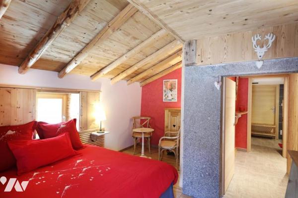 Bien d'exception à découvrir à Gérardmer ! Nichée dans un environnement naturel privilégié à Gé...