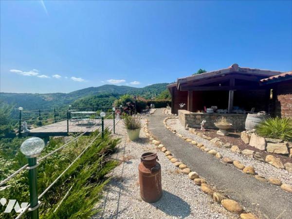 Maison de plain-pied style chalet – 79 m²