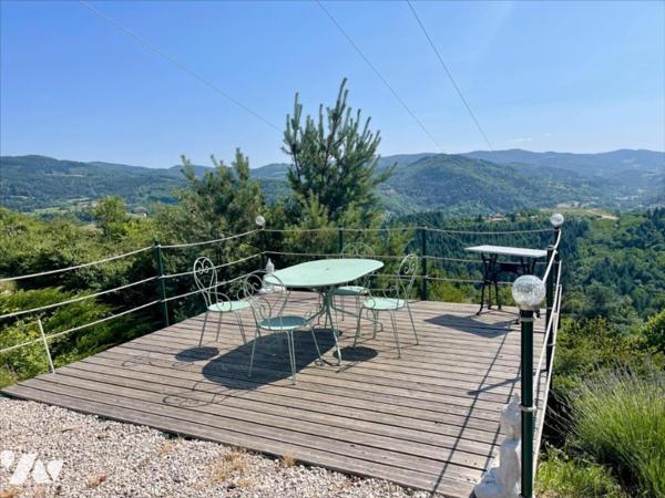 Maison de plain-pied style chalet – 79 m²