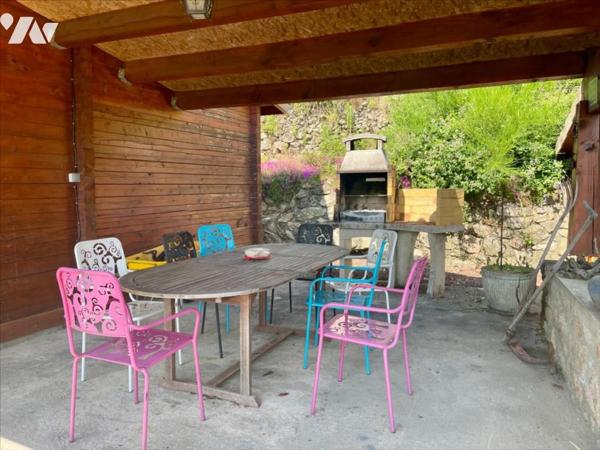 Maison de plain-pied style chalet – 79 m²