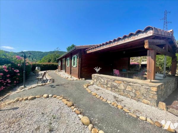 Maison de plain-pied style chalet – 79 m²